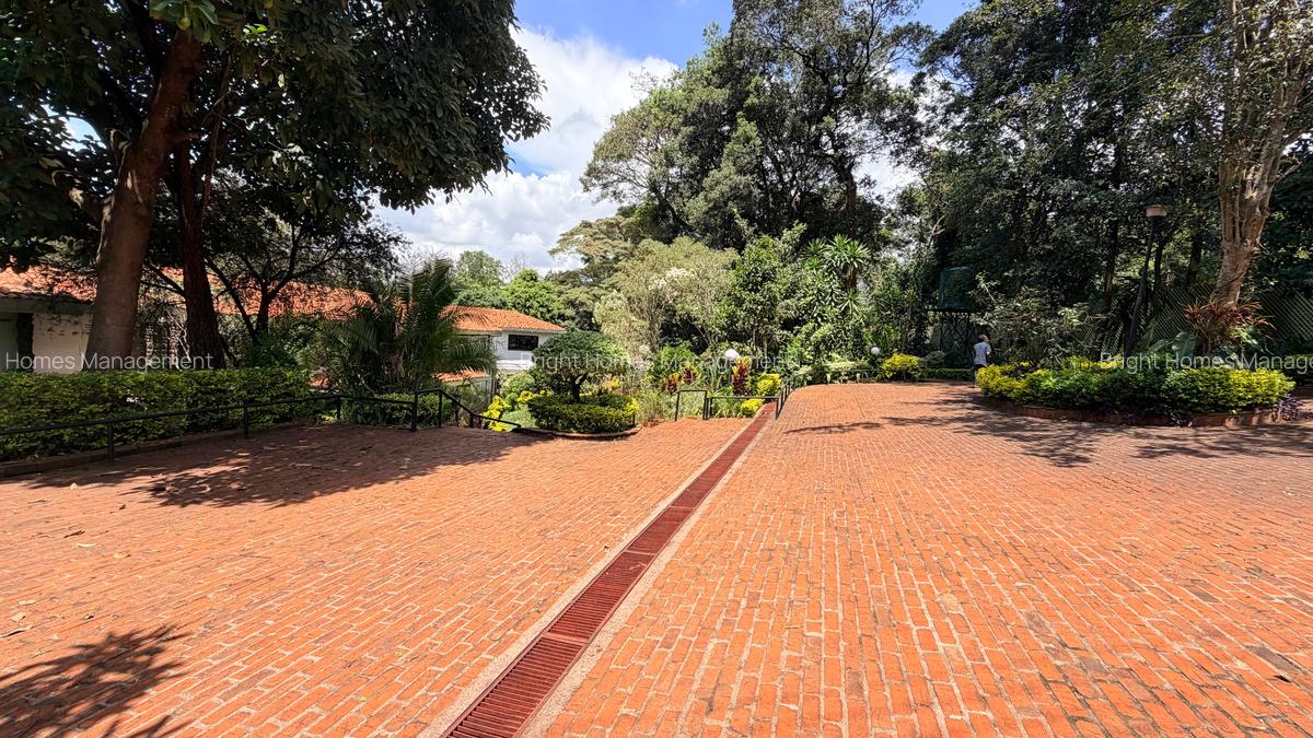 5 Bed Villa with En Suite in Muthaiga - 3