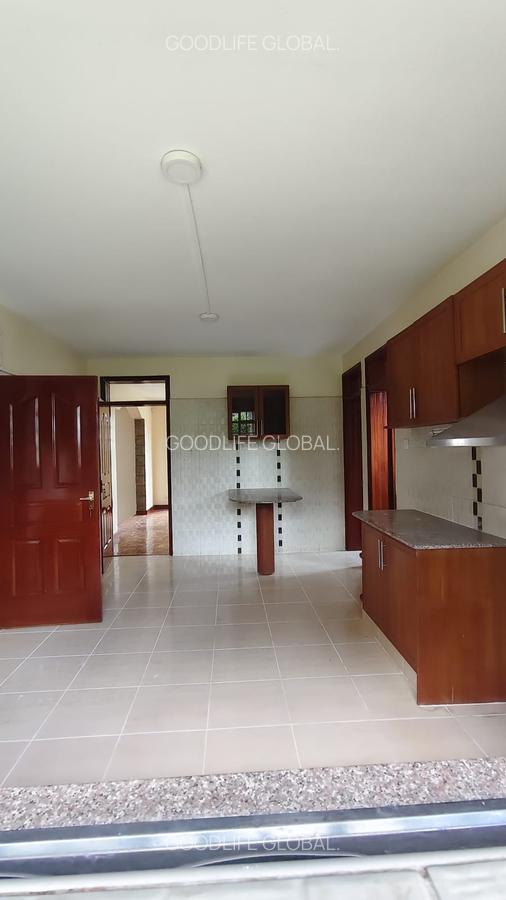 4 Bed Villa with En Suite at Rosslyn - 11