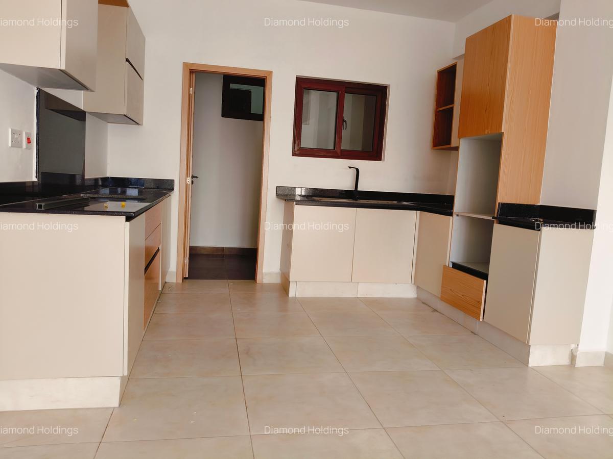 2 Bed Apartment with En Suite in Parklands - 6