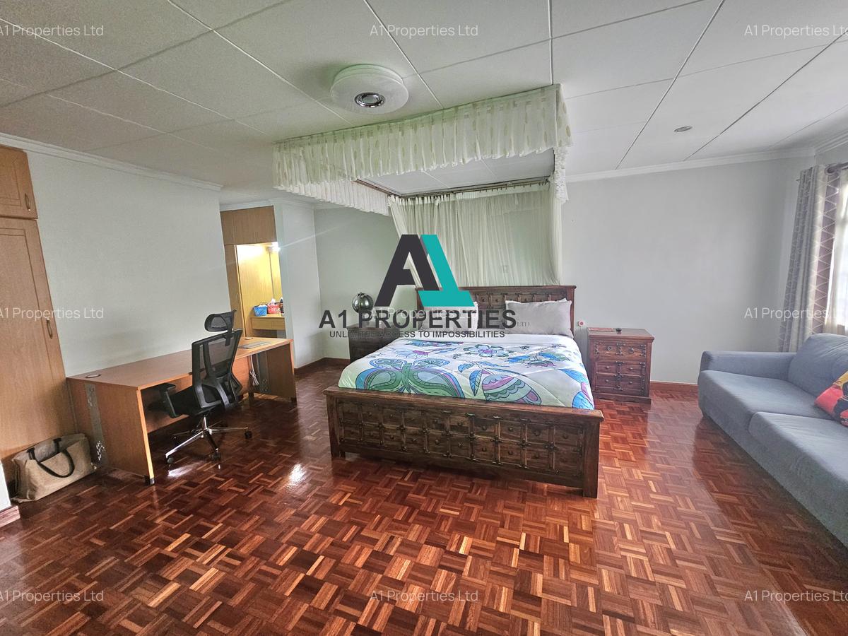 4 Bed Townhouse with En Suite in Lavington - 17