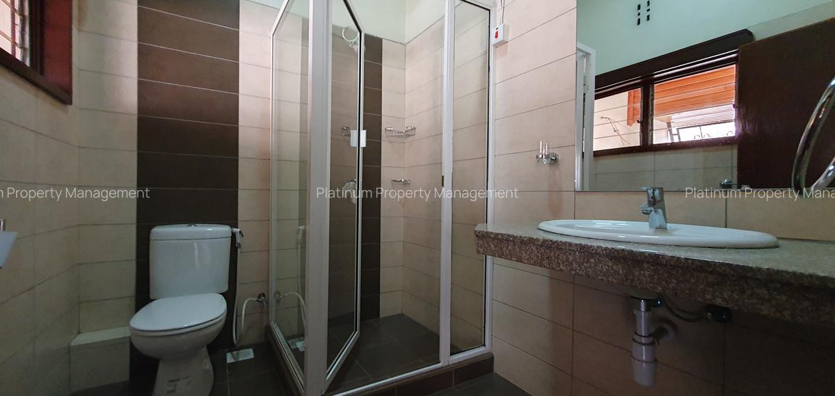 5 Bed House with En Suite at 2Nd Parklands Avenue - 14