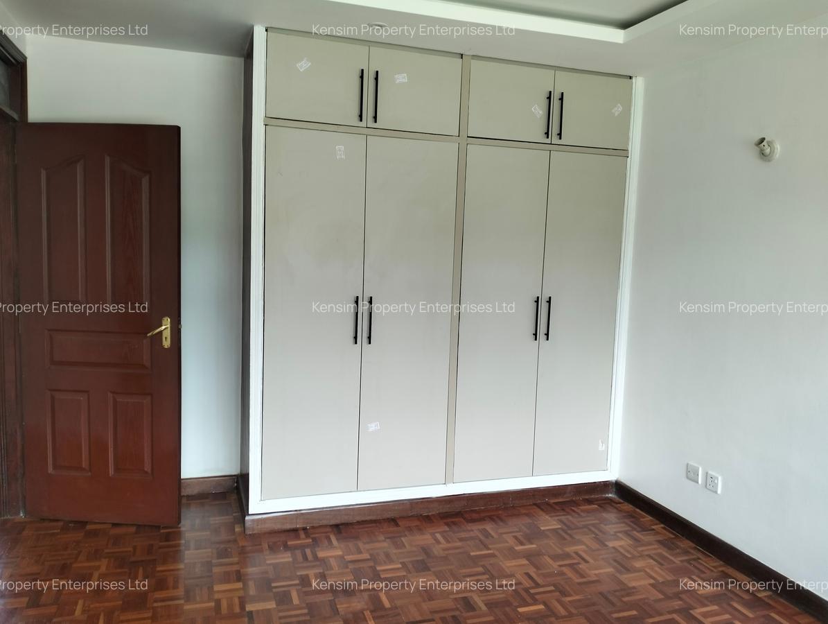 4 Bed Townhouse with En Suite in Lavington - 17