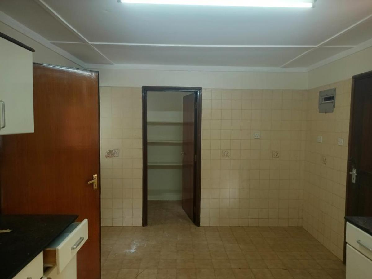 4 Bed Townhouse with En Suite at Kileleshwa Estate - 6