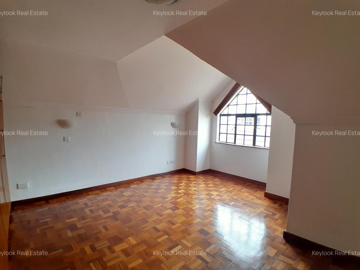 5 Bed Townhouse with En Suite in Lavington - 9