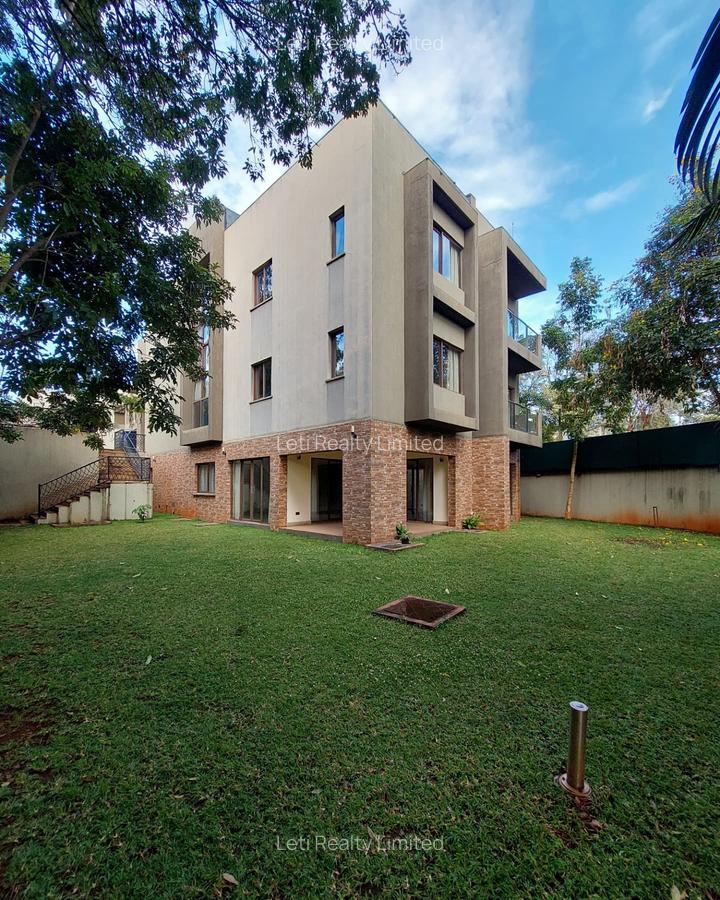 5 Bed Townhouse with En Suite in Lavington - 1