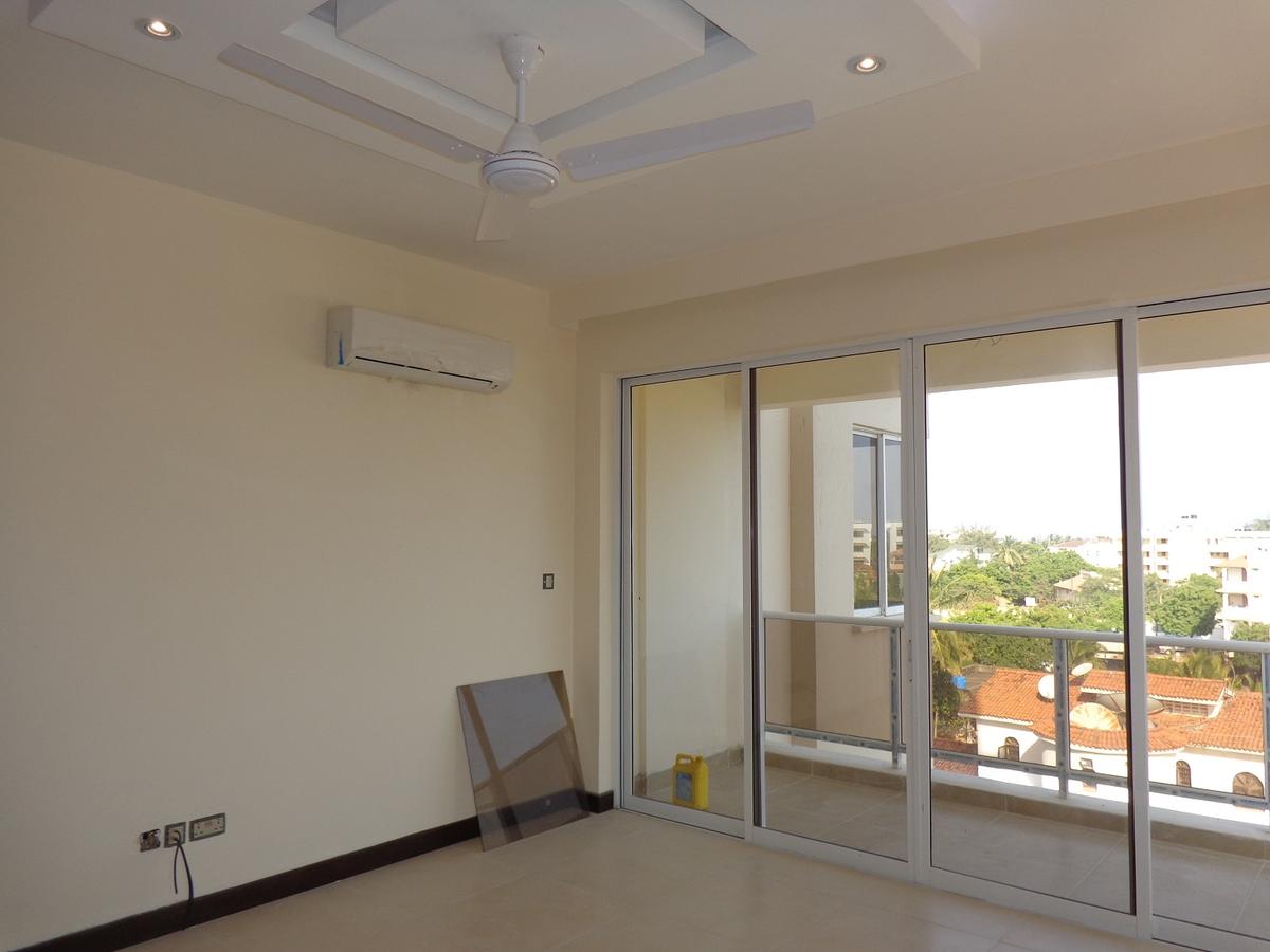 3 Bed Apartment with En Suite at Ar2084 - 11