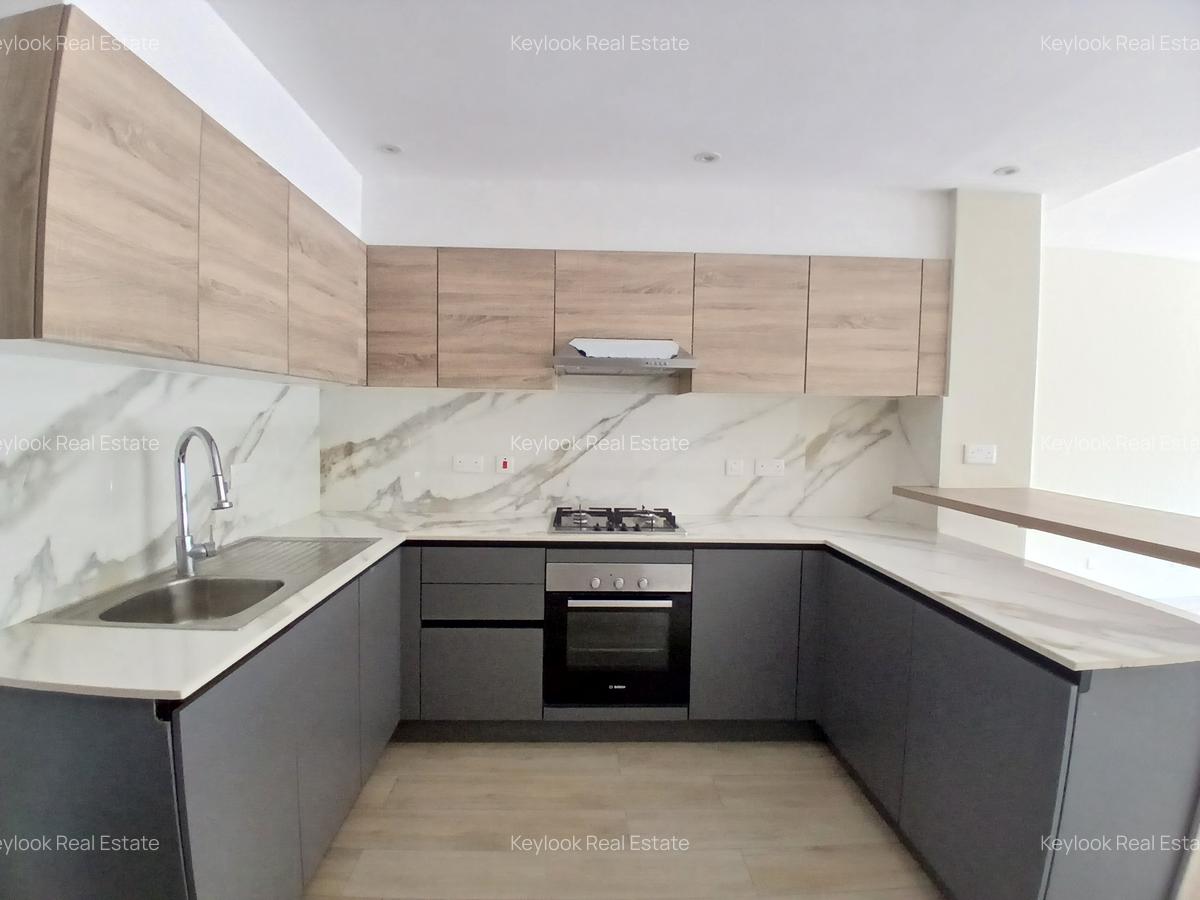 2 Bed Apartment with En Suite at Riverside Drive Gardens - 7