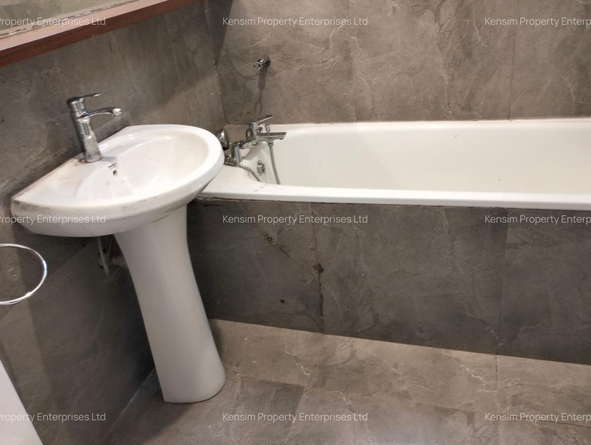 4 Bed Townhouse with En Suite in Lavington - 14