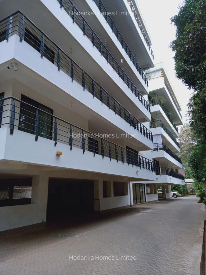 Serviced 3 Bed Apartment with En Suite in Westlands Area - 17
