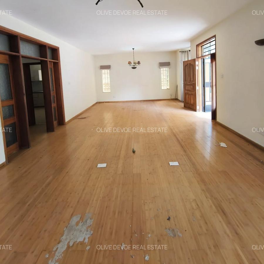 5 Bed Townhouse with En Suite in Kileleshwa - 13