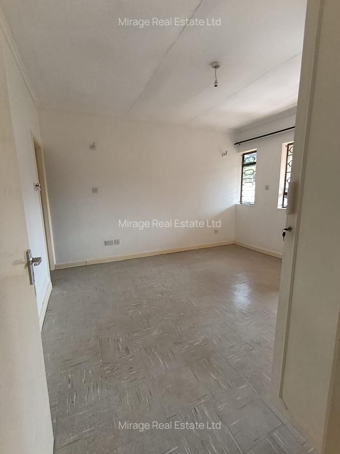 4 Bed Villa with Staff Quarters in Westlands Area - 11