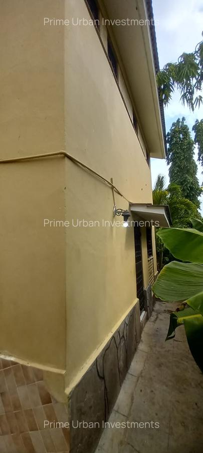 4 Bed House with En Suite in Nyali Area - 11