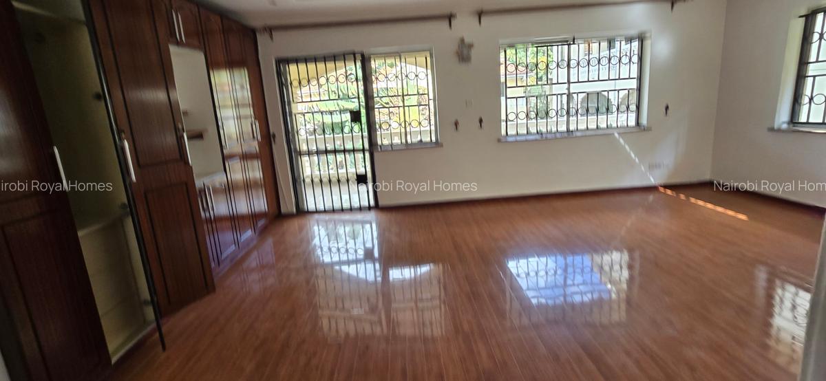 4 Bed Townhouse with En Suite at Mugumo Road - 14