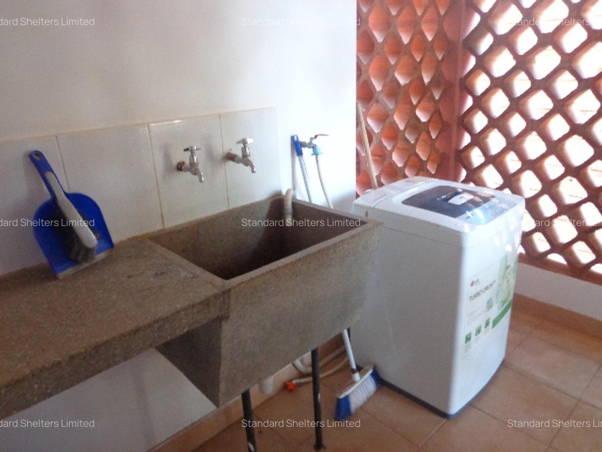 Serviced 3 Bed Apartment with En Suite in Spring Valley - 12