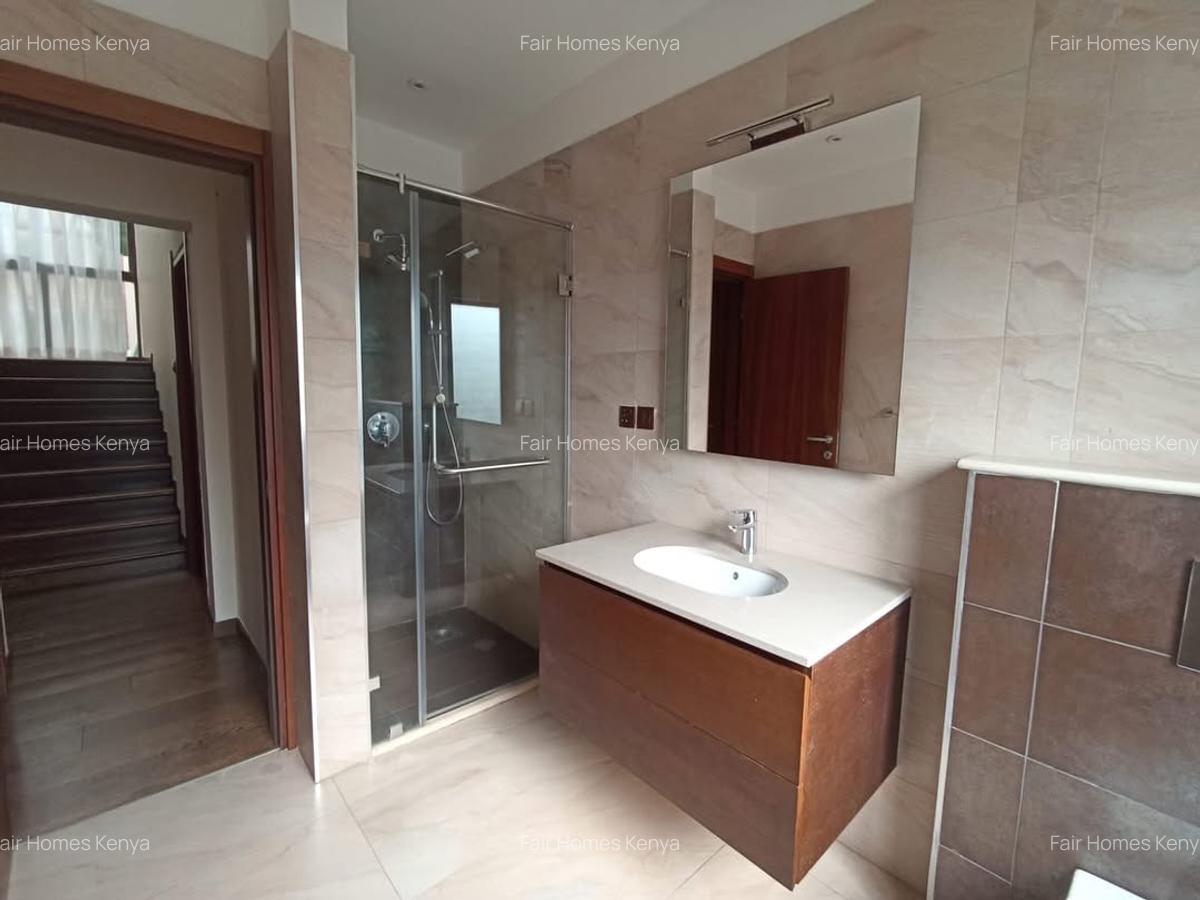 5 Bed Townhouse with En Suite at Convent Drive - 11
