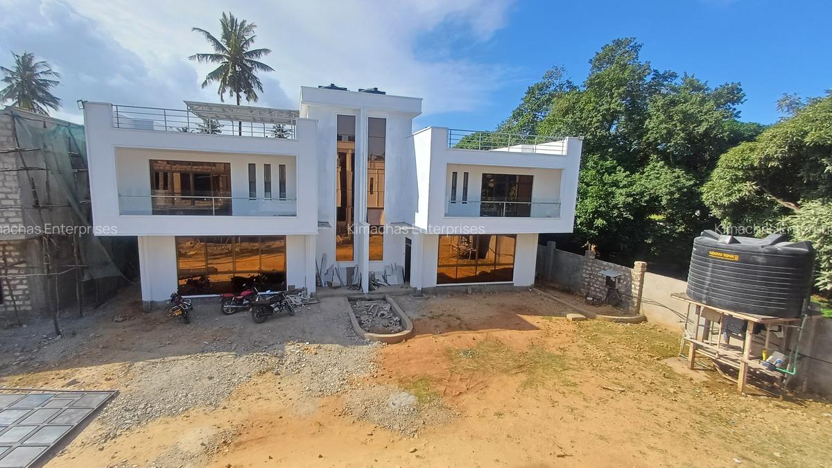 3 Bed Townhouse with En Suite at Mtwapa - 1