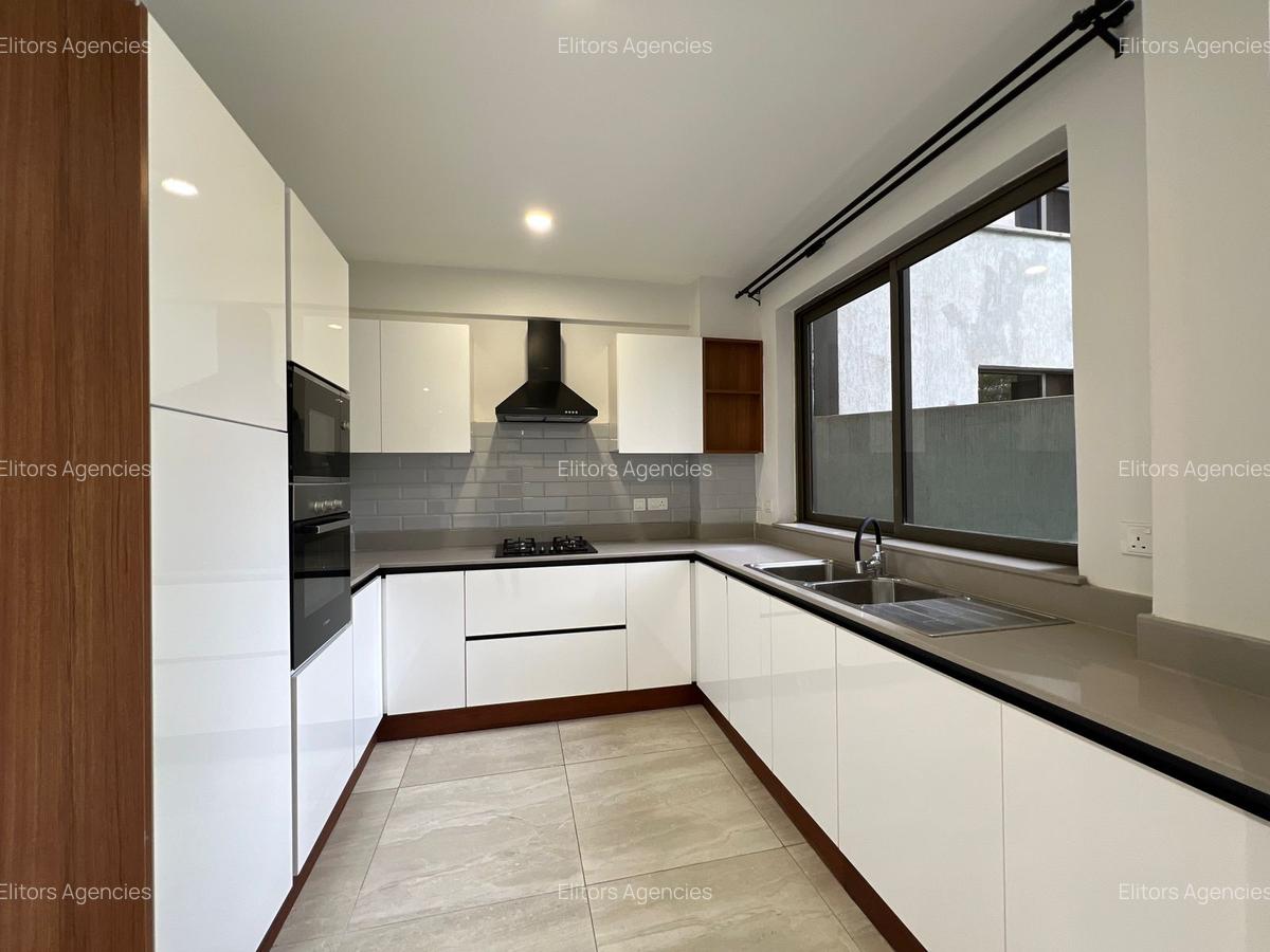 2 Bed Apartment with En Suite at Raphta Road - 3