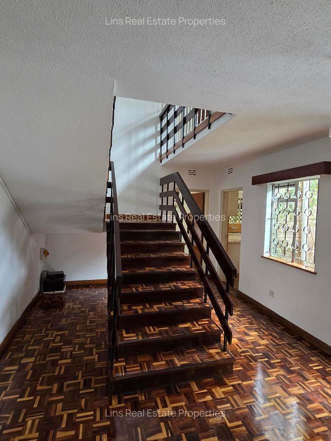 4 Bed Townhouse with En Suite in Lavington - 19