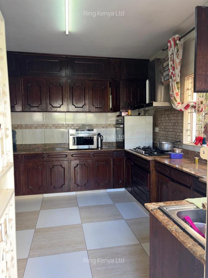 4 Bed House with Garden in Lavington - 4