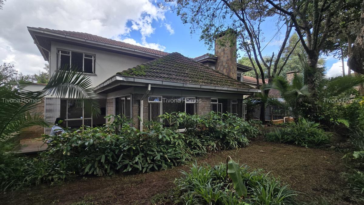 4 Bed House with En Suite in Lavington - 1