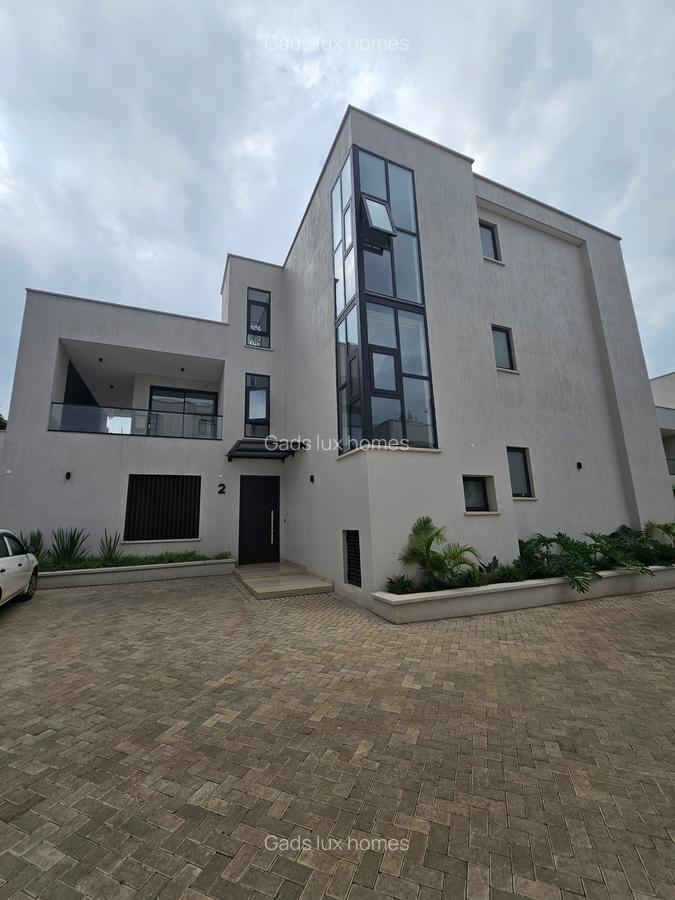 5 Bed Villa with En Suite at Lavington - 9