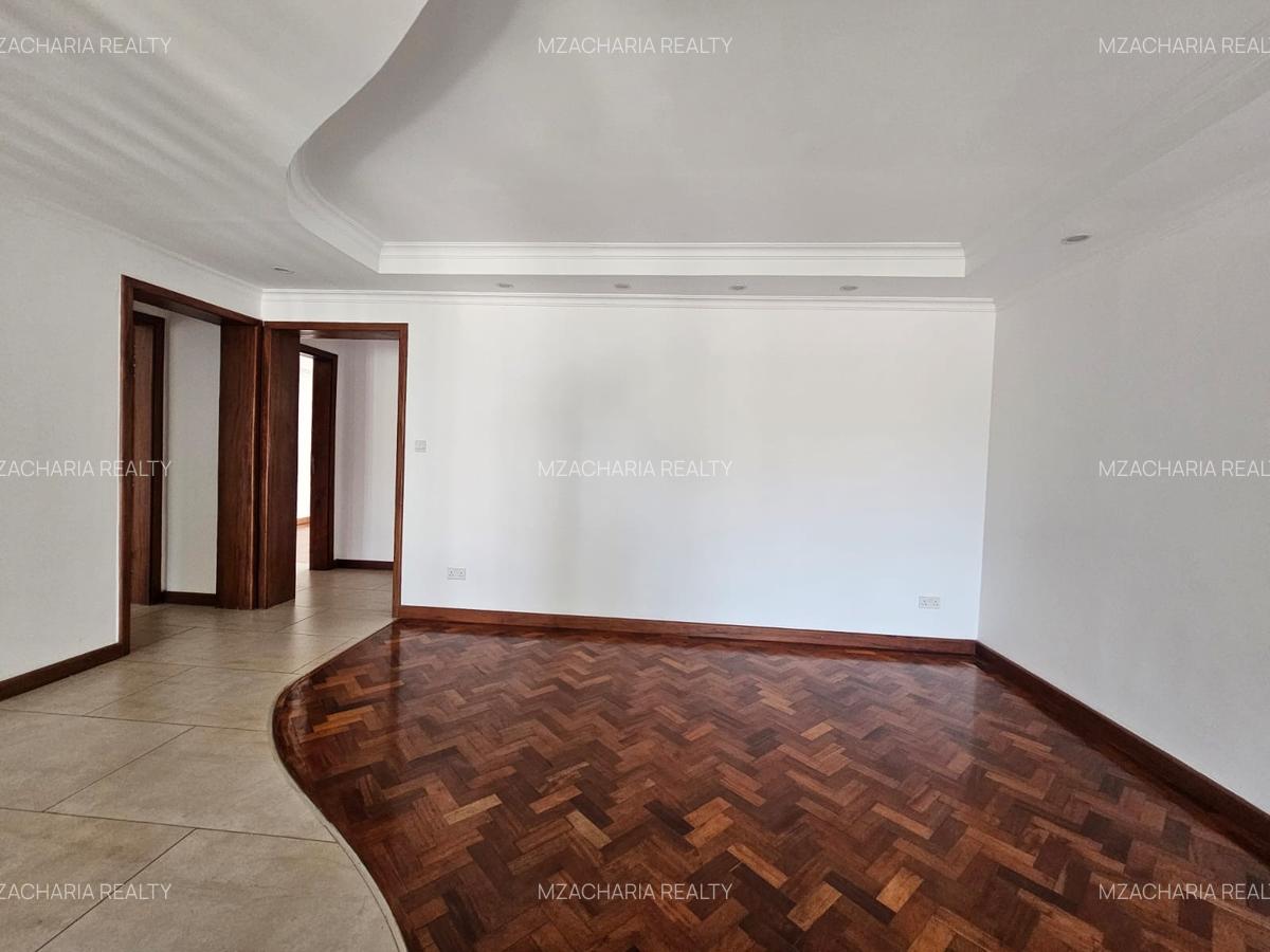 6 Bed Villa with En Suite in Lavington - 18