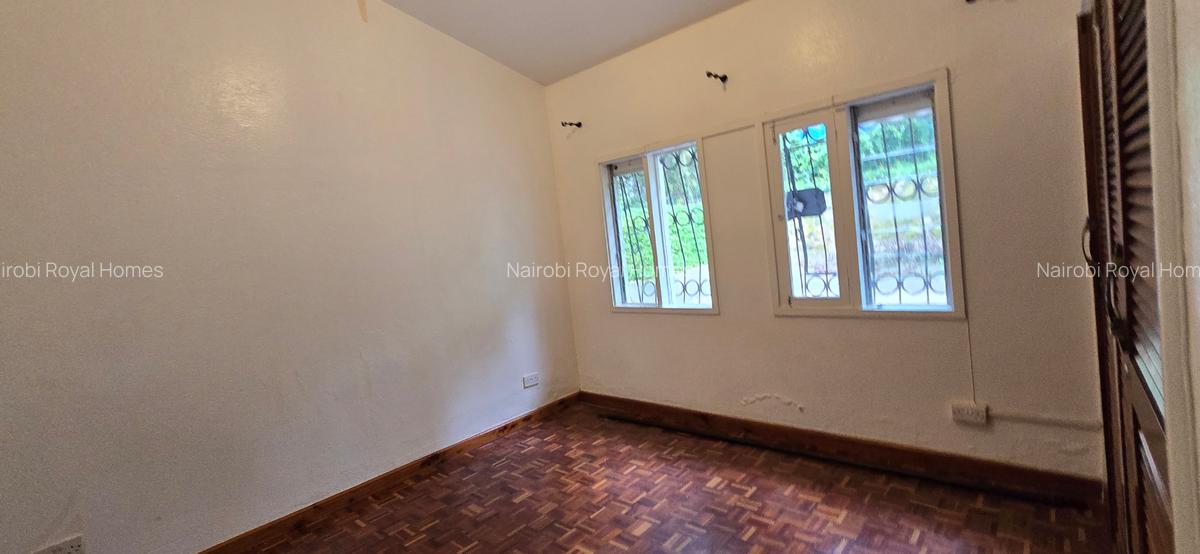 4 Bed House with En Suite at Hill View - 20