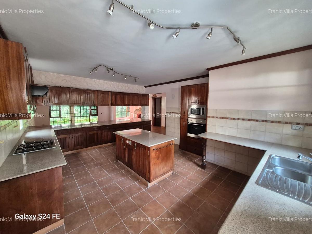 4 Bed Villa with En Suite at Westlands - 10