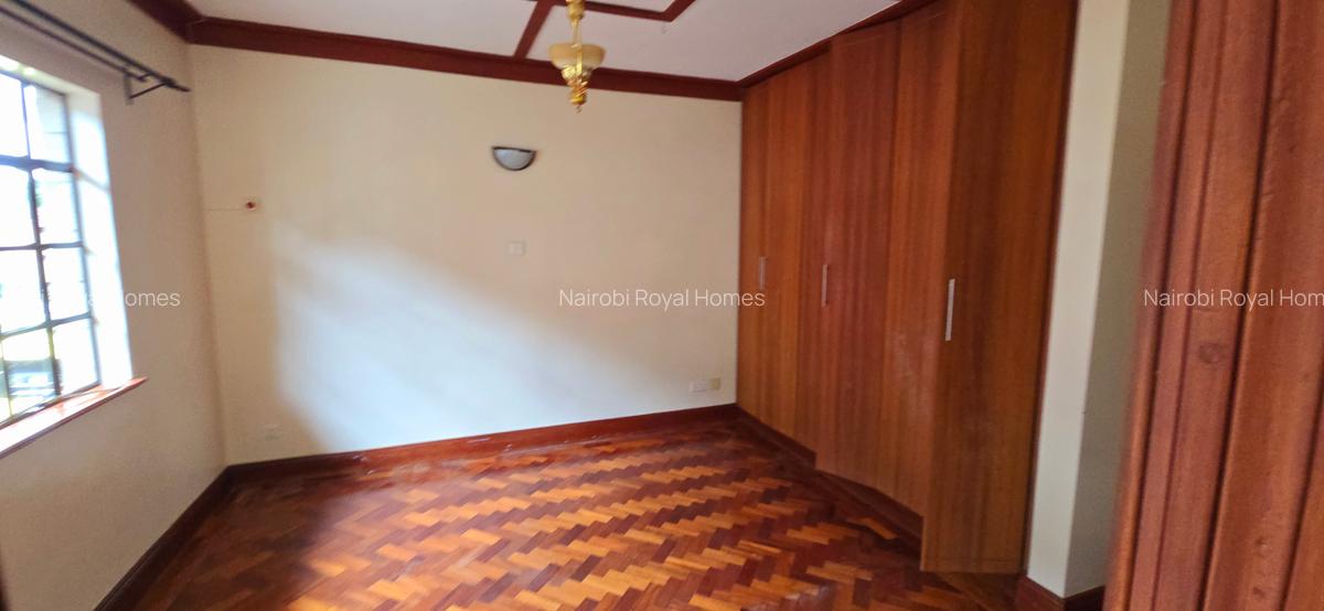 4 Bed Townhouse with En Suite at Lavington Closet - 12