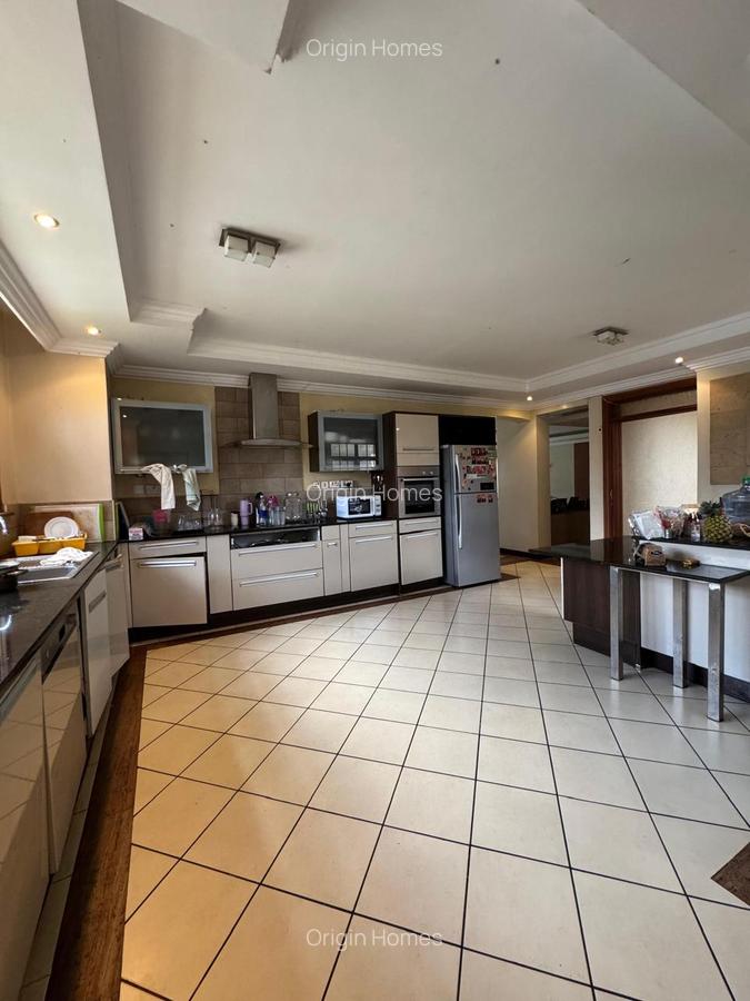 4 Bed House with En Suite in Runda - 5