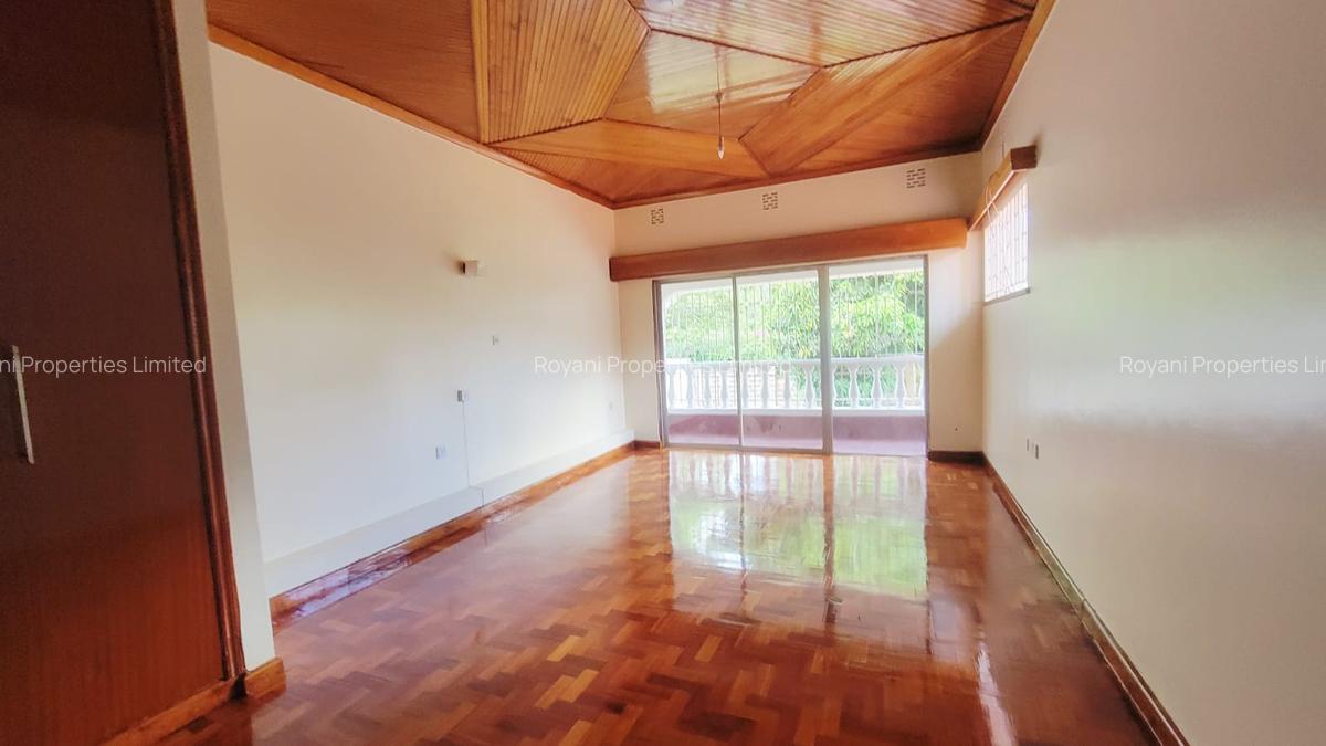 5 Bed House with En Suite in Rosslyn - 7