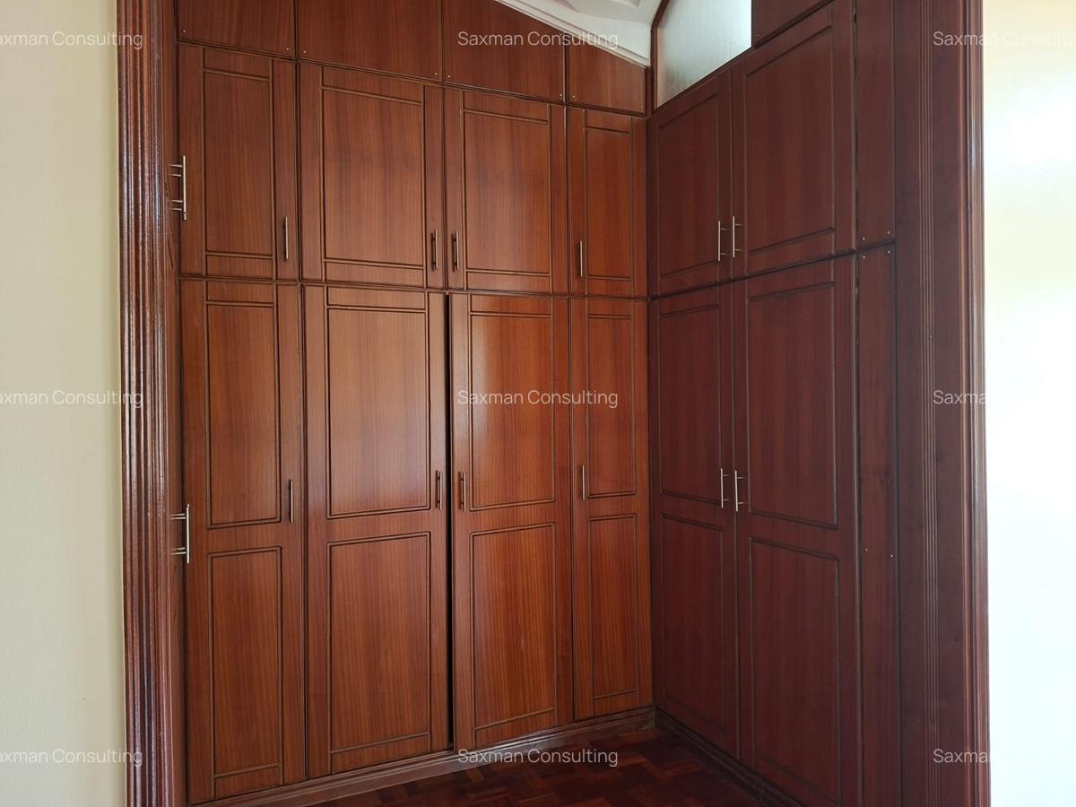 5 Bed House with Staff Quarters in Runda - 3