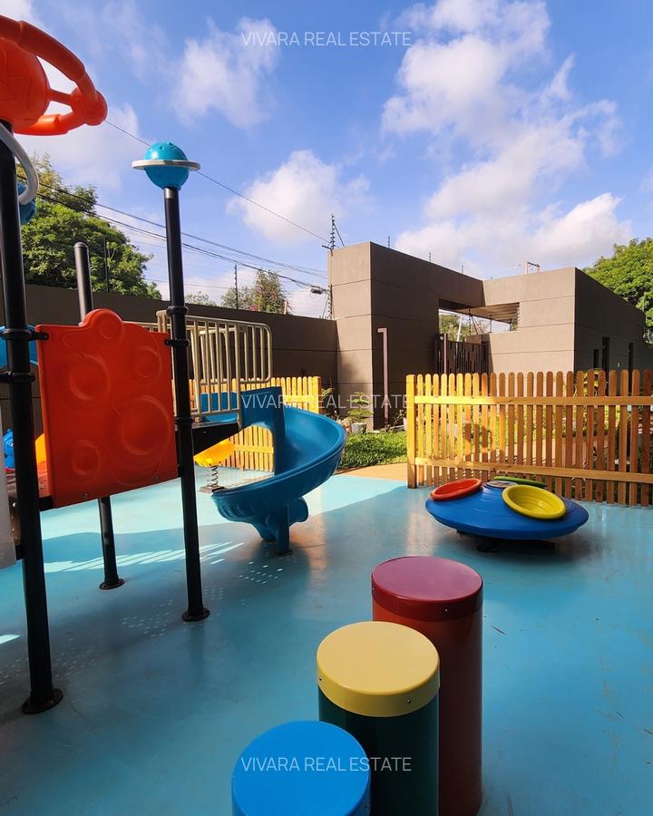 Serviced 3 Bed Apartment with En Suite at River - 19