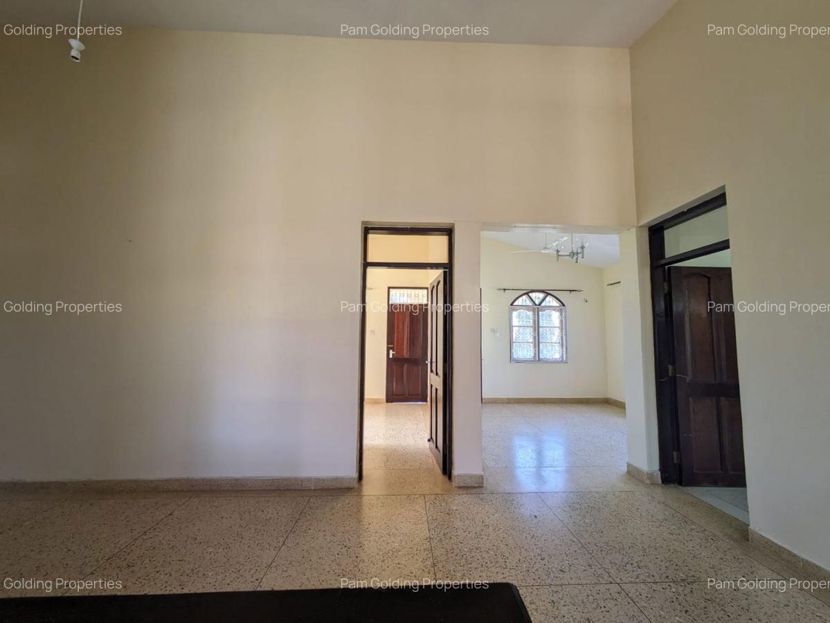4 Bed Townhouse with En Suite in Nyali Area - 15