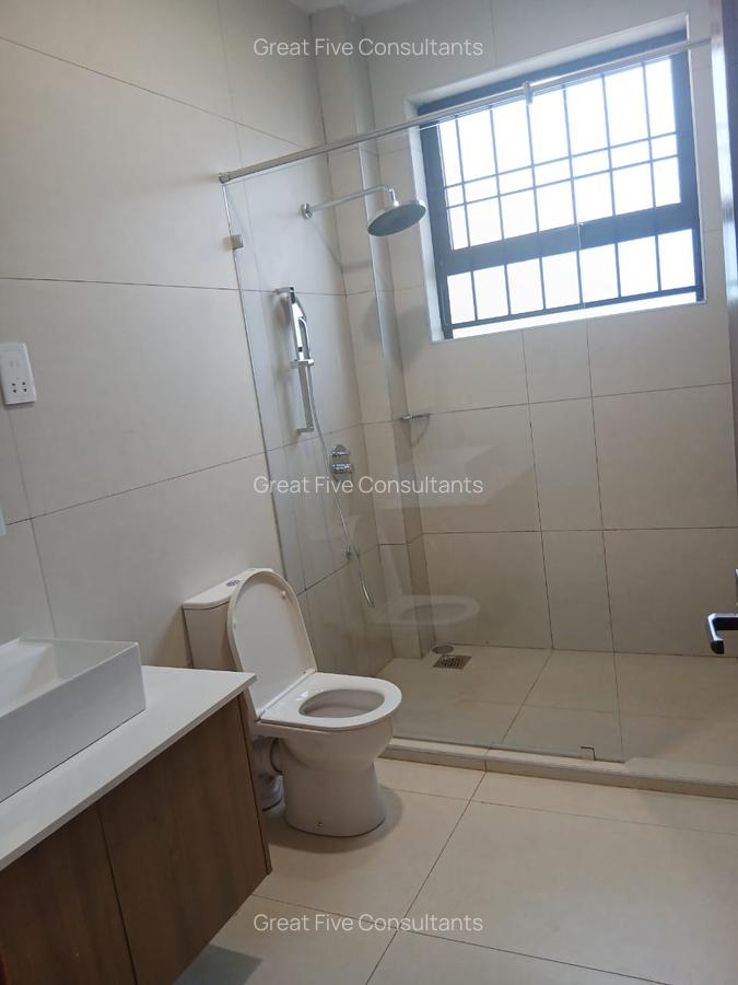 6 Bed Villa with En Suite in Loresho - 20