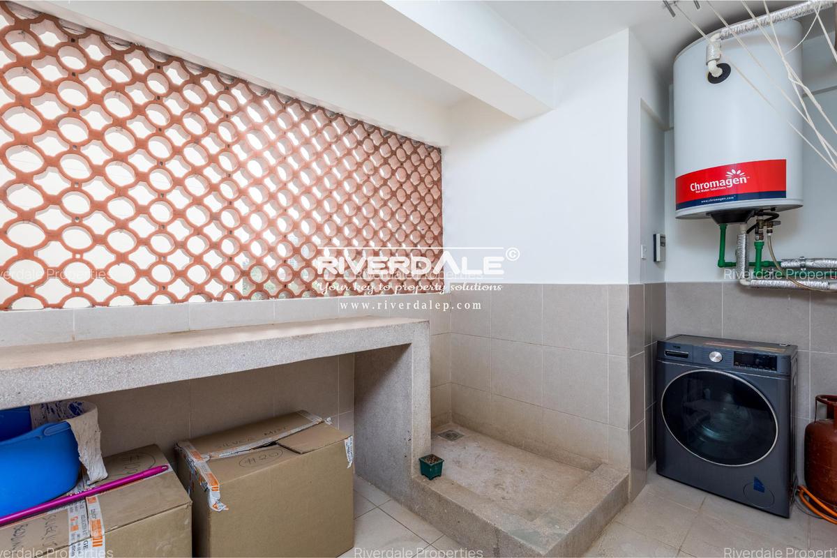 Furnished 2 Bed Apartment with En Suite in General Mathenge - 5