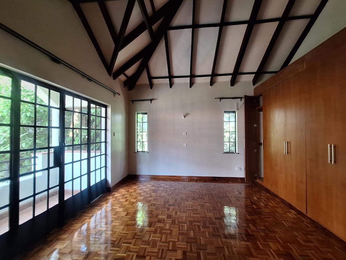 4 Bed Townhouse with En Suite in Spring Valley - 15