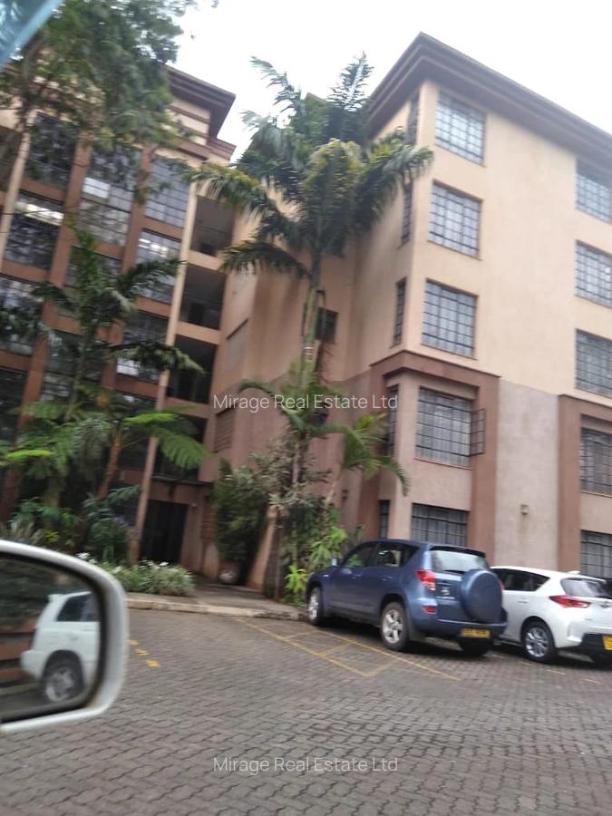 2 Bed Apartment with En Suite in Brookside - 5