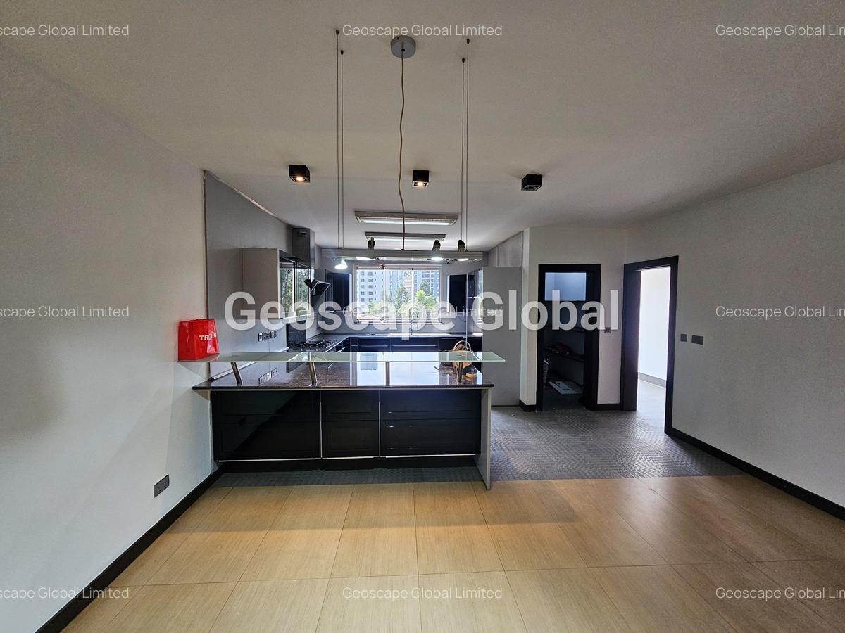 3 Bed Apartment with En Suite in Riverside - 9