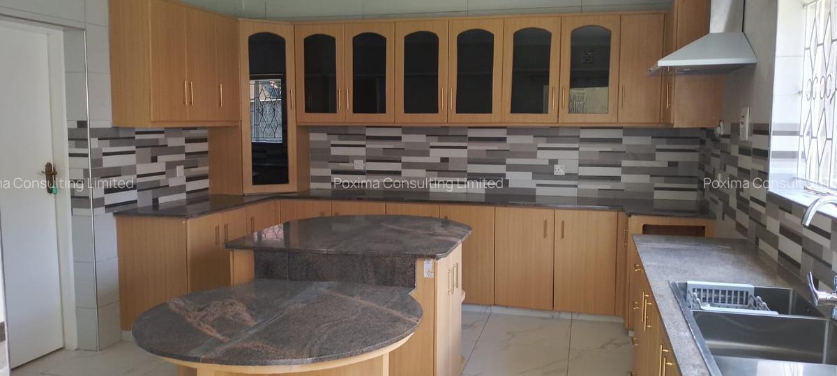 6 Bed Townhouse in Loresho - 4