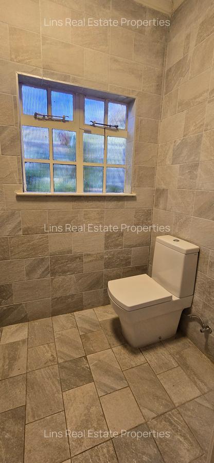 4 Bed House with En Suite in Lavington - 13