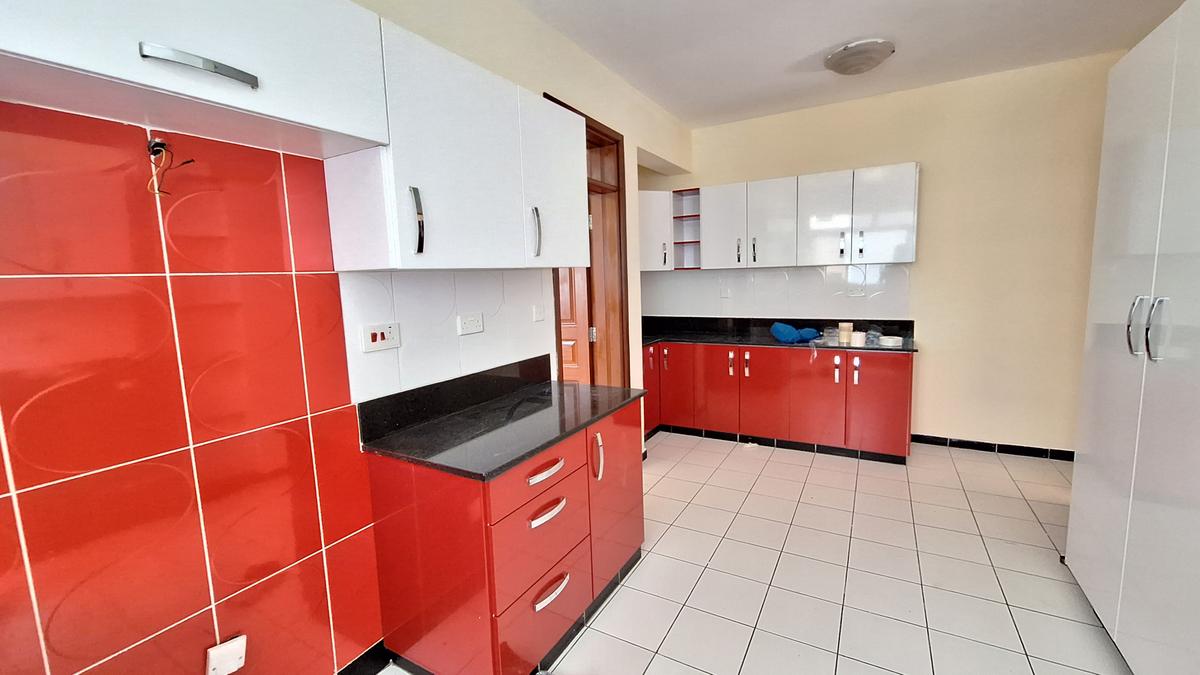 3 Bed Apartment with En Suite at Brookside Drive - 12