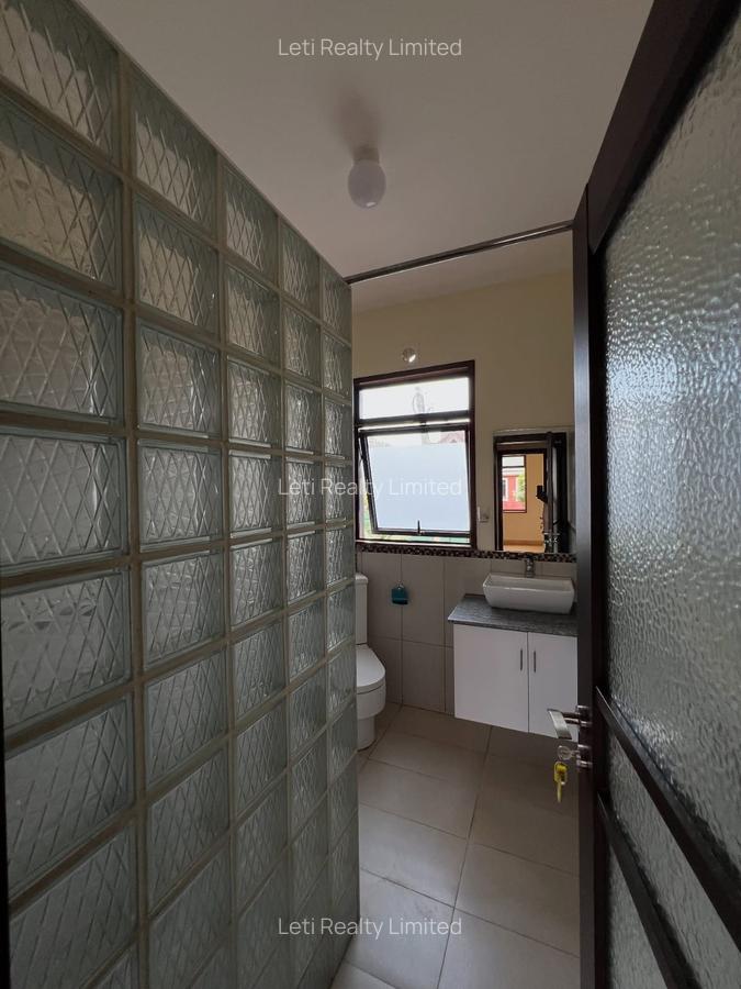 5 Bed Townhouse with En Suite in Lavington - 7