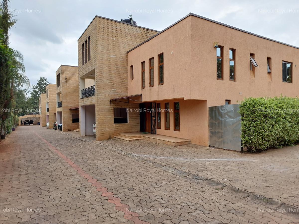5 Bed Townhouse with En Suite at Convent Drive - 5