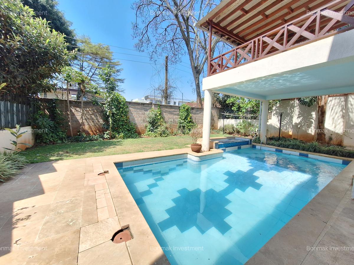 5 Bed Townhouse with En Suite at Lavington Green - 3