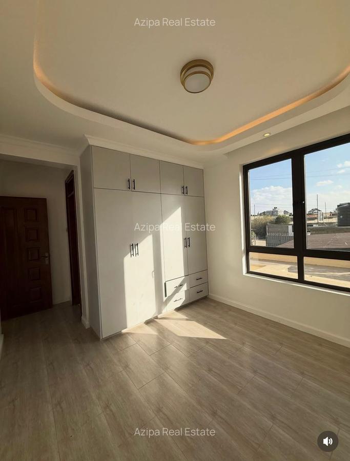 4 Bed Villa with Swimming Pool in Kitengela - 2