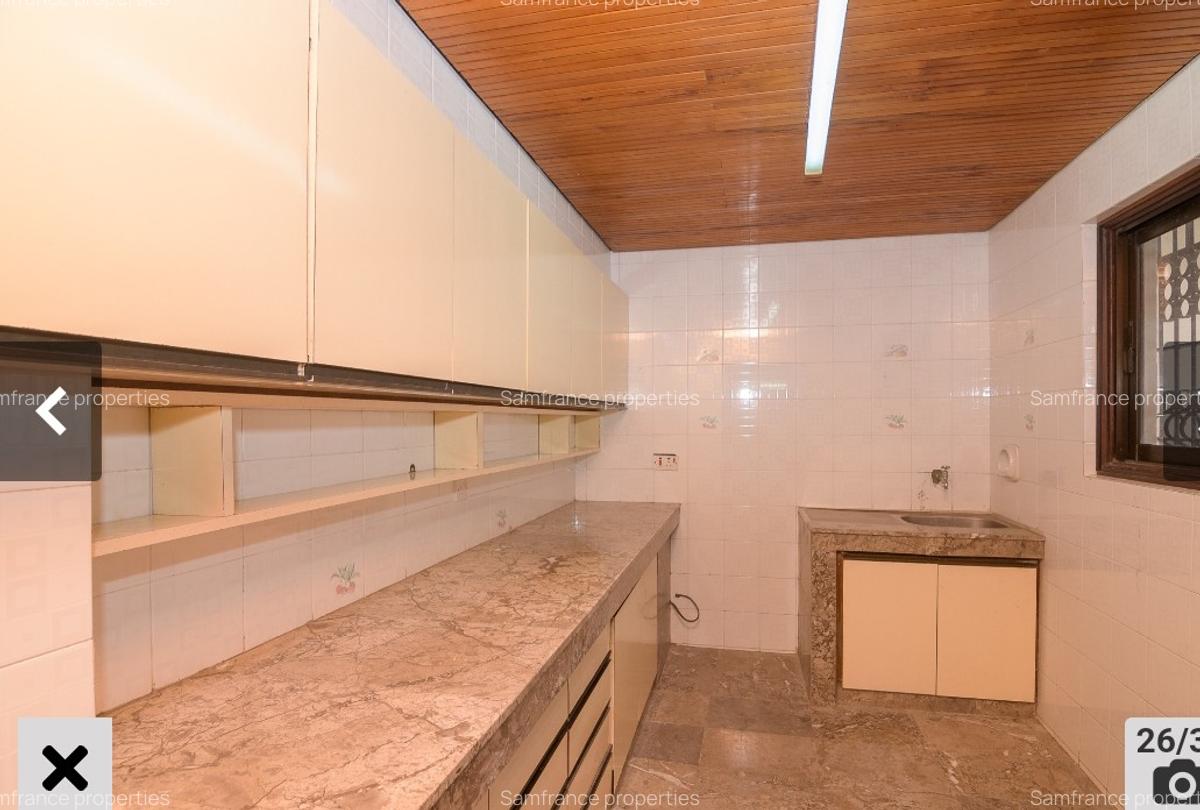 5 Bed Townhouse with En Suite at Bungalow Road - 6