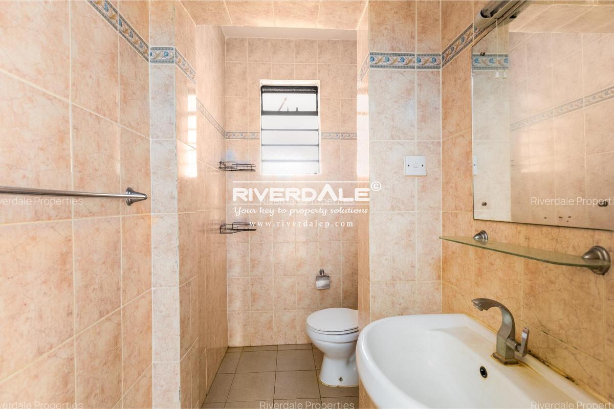 3 Bed Apartment with En Suite in Westlands Area - 5