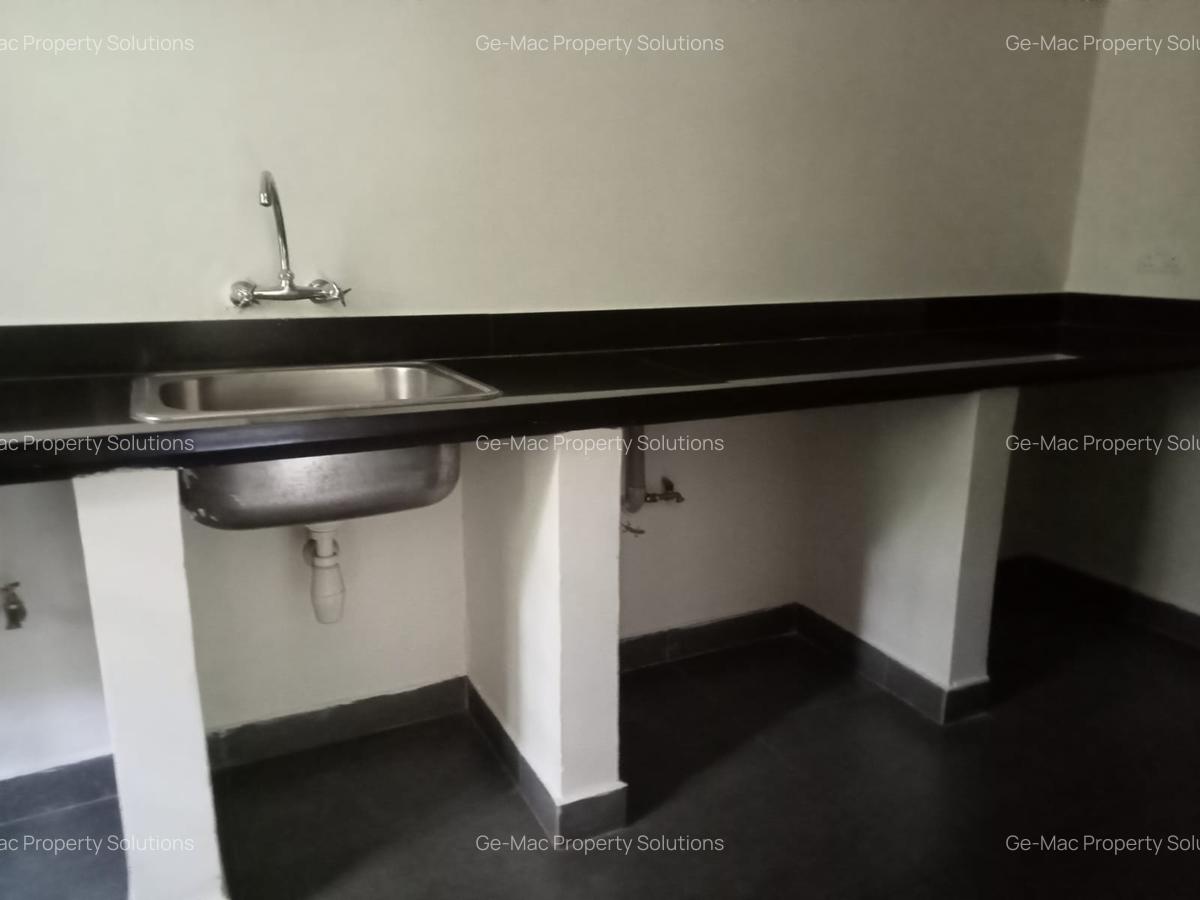 3 Bed House with En Suite in Ridgeways - 8