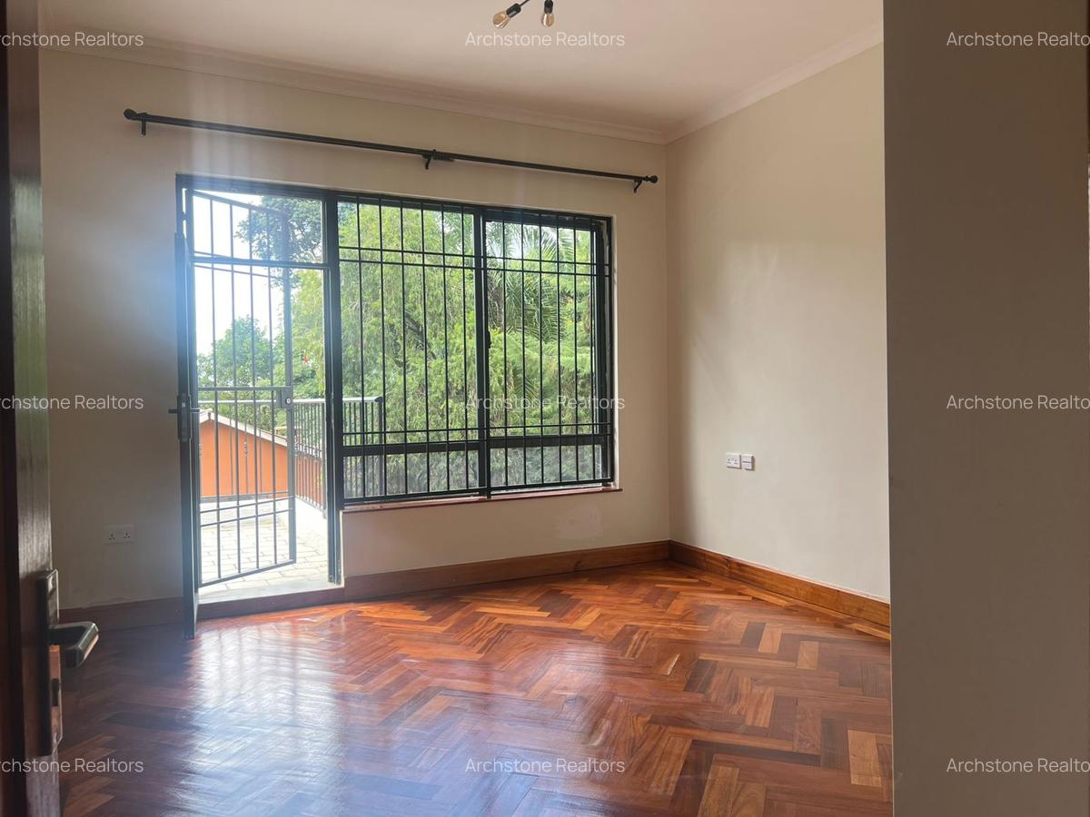 6 Bed House with En Suite in Loresho - 6